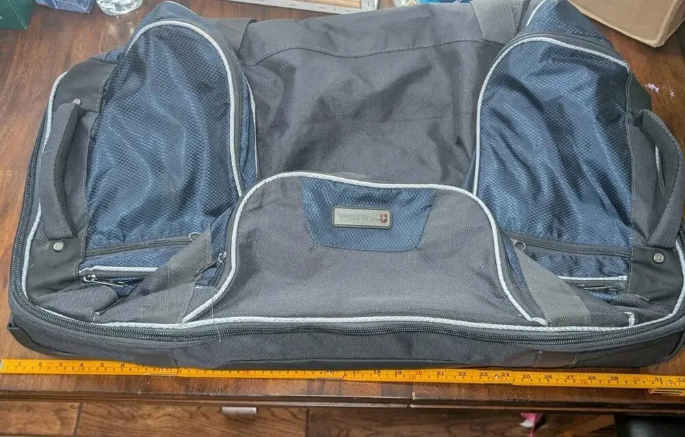 SwissGear Rolling Duffel Bag Black Wheeled Travel Luggage Carry On Size